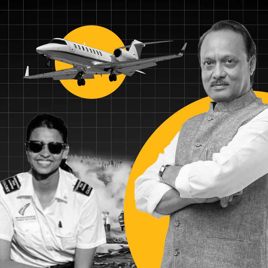 Who were the pilots of Ajit Pawar’s aircraft dgtl