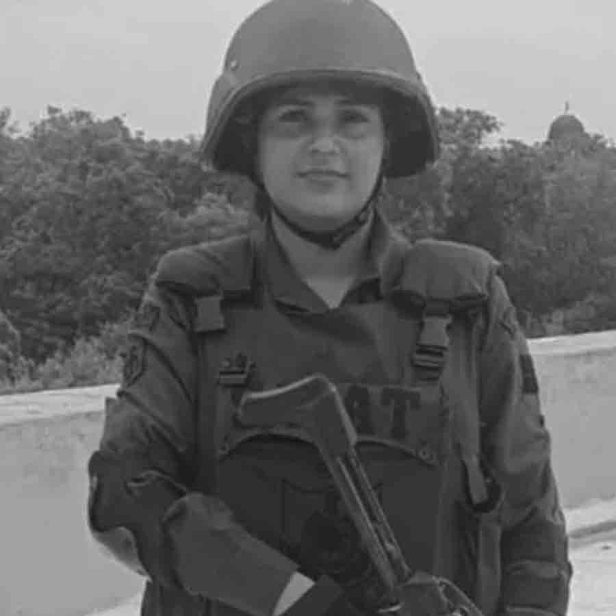 দিল্লি পুলিশের সোয়াট কমান্ডো কাজল চৌধরি। ছবি: সংগৃহীত।