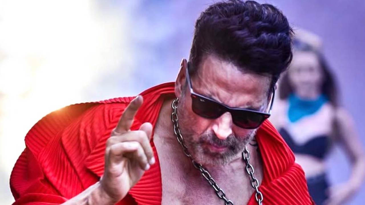 A Bollywood producer said that Akshay Kumar is very money minded