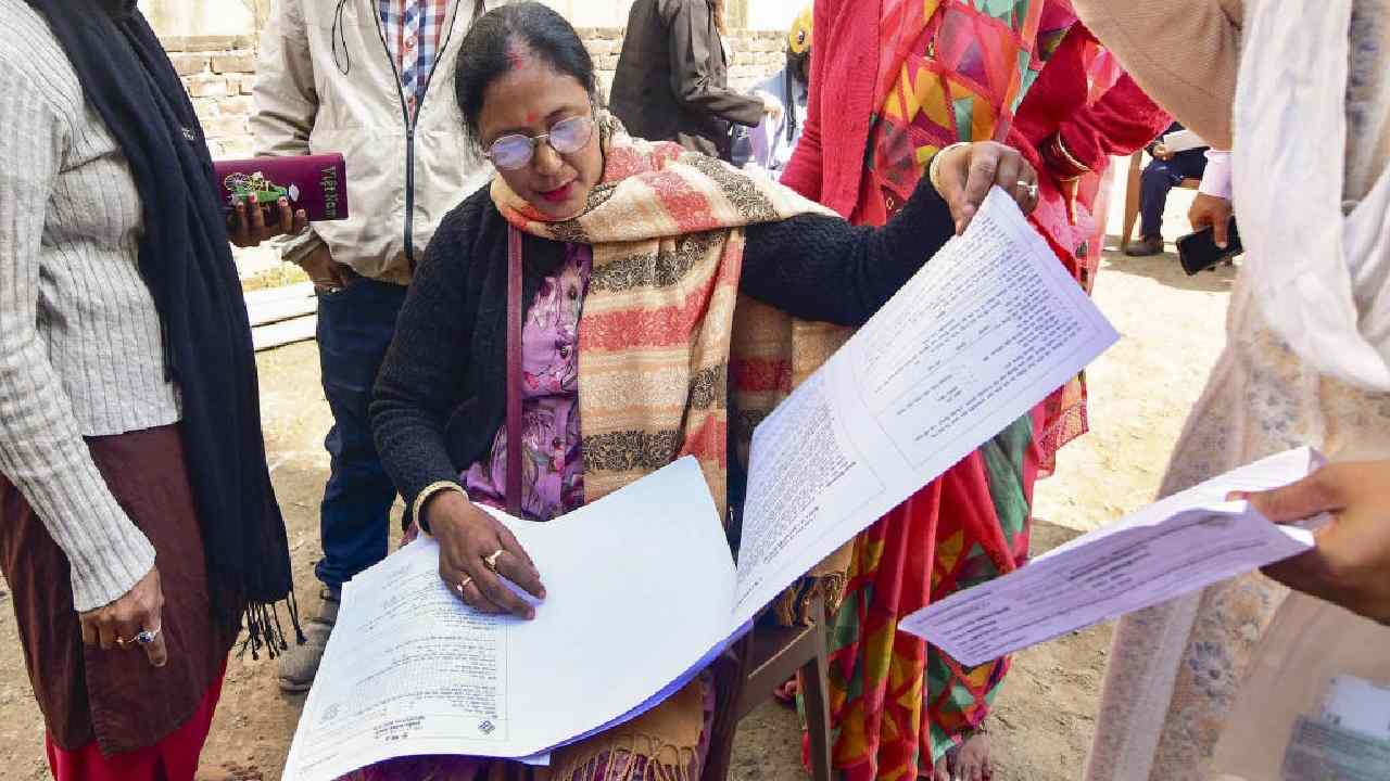 পশ্চিমবঙ্গে এসআইআর-এর শুনানি প্রক্রিয়া চলছে।