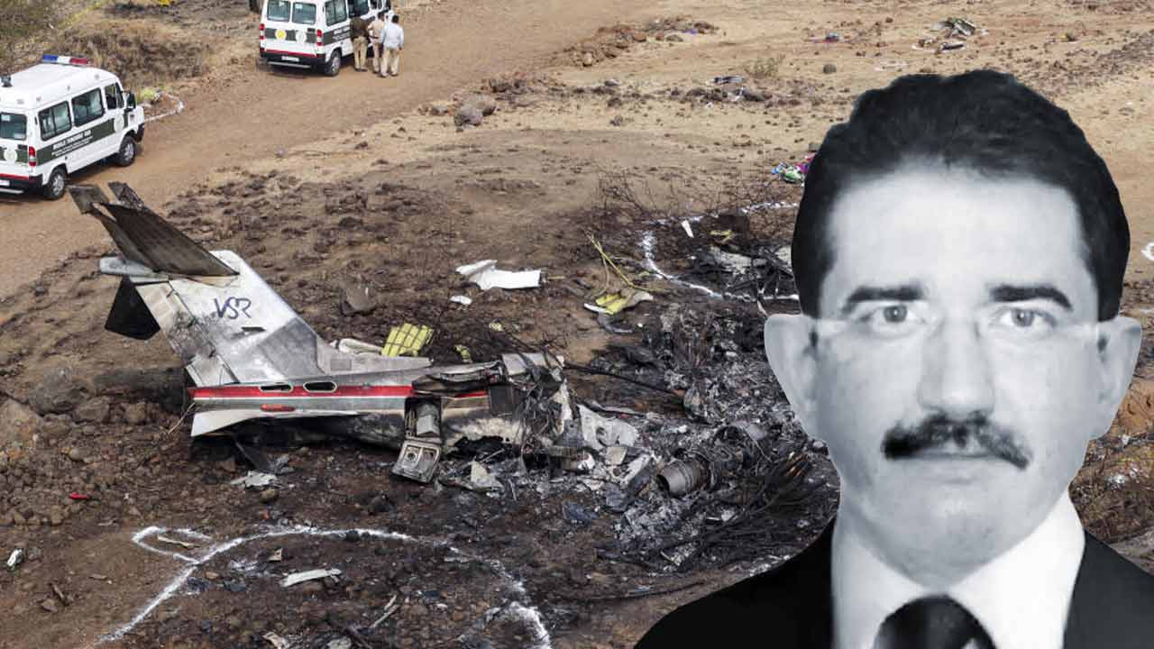 বারামতীতে বিমান দুর্ঘটনায় মৃত্যু পাইলট সুমিত কপূরের। গ্রাফিক: আনন্দবাজার ডট কম।