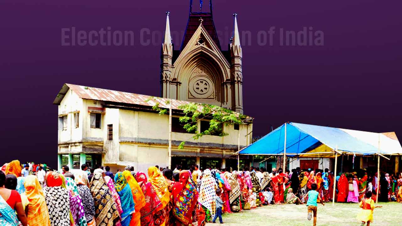 পশ্চিমবঙ্গের বুথগুলিতে প্রয়োজনীয় সমস্ত পরিকাঠামো নেই বলে অভিযোগ।