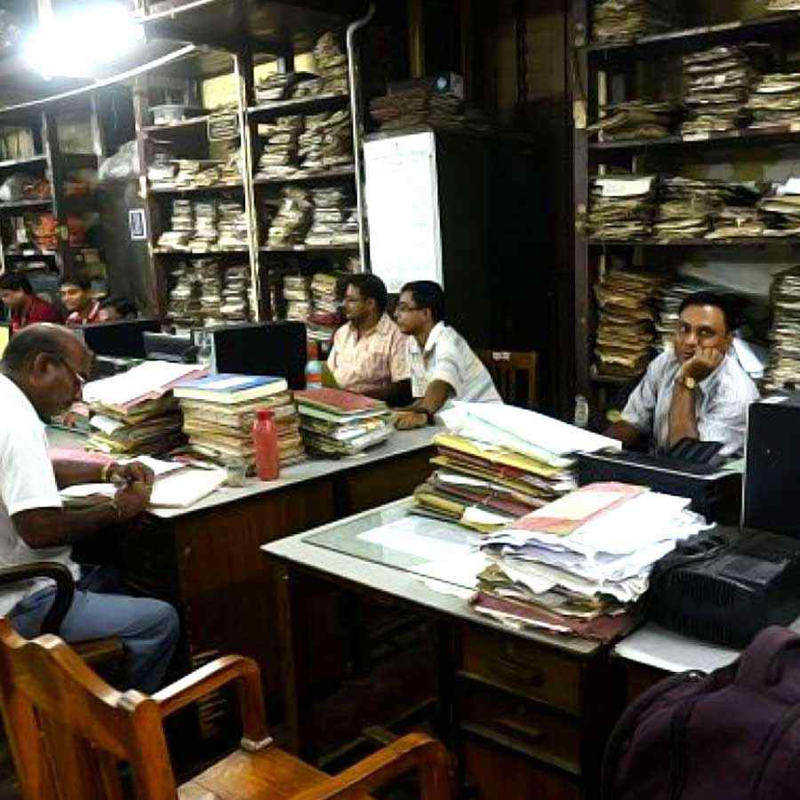 Reserve Bank of India invites applications for Office Attendant posts in Bhopal and Lucknow offices dgtl