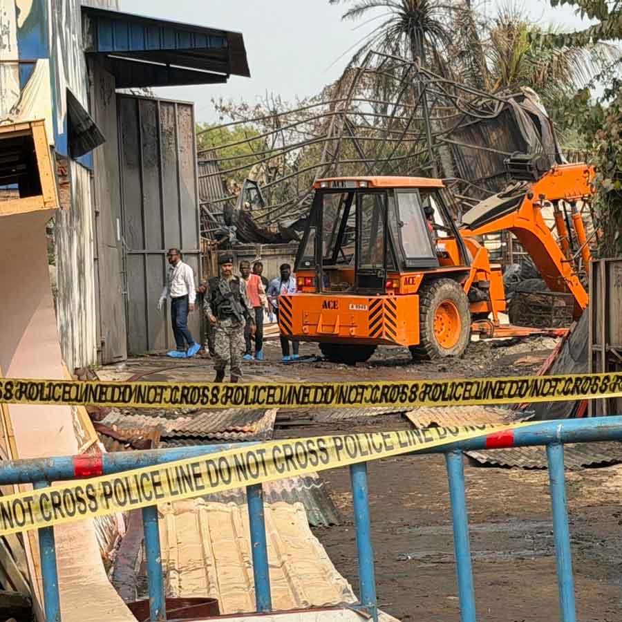 Governor CV Ananda Bose visits Anandapur, holds law enforcement authorities responsible, death toll rises dgtl