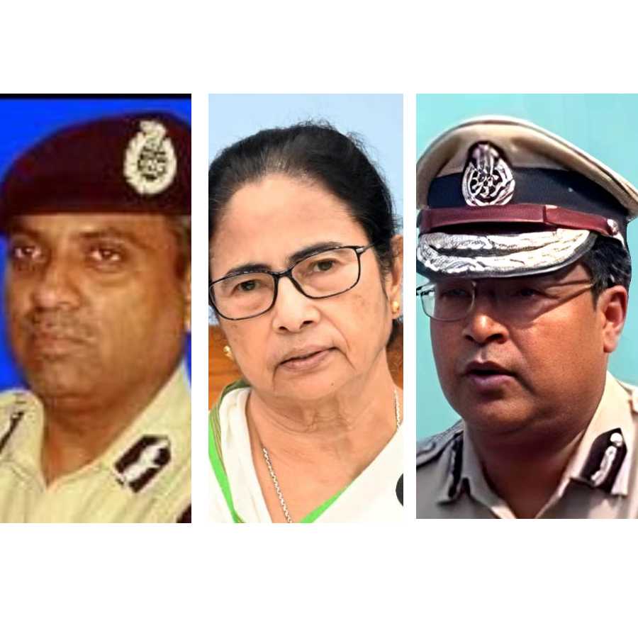 (বাঁ দিক থেকে) পীযূষ পাণ্ডে, মমতা বন্দ্যোপাধ্যায় এবং সুপ্রতিম সরকার।