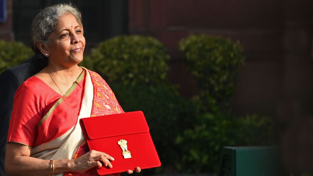 বাজেটের ব্যাগ বদল!