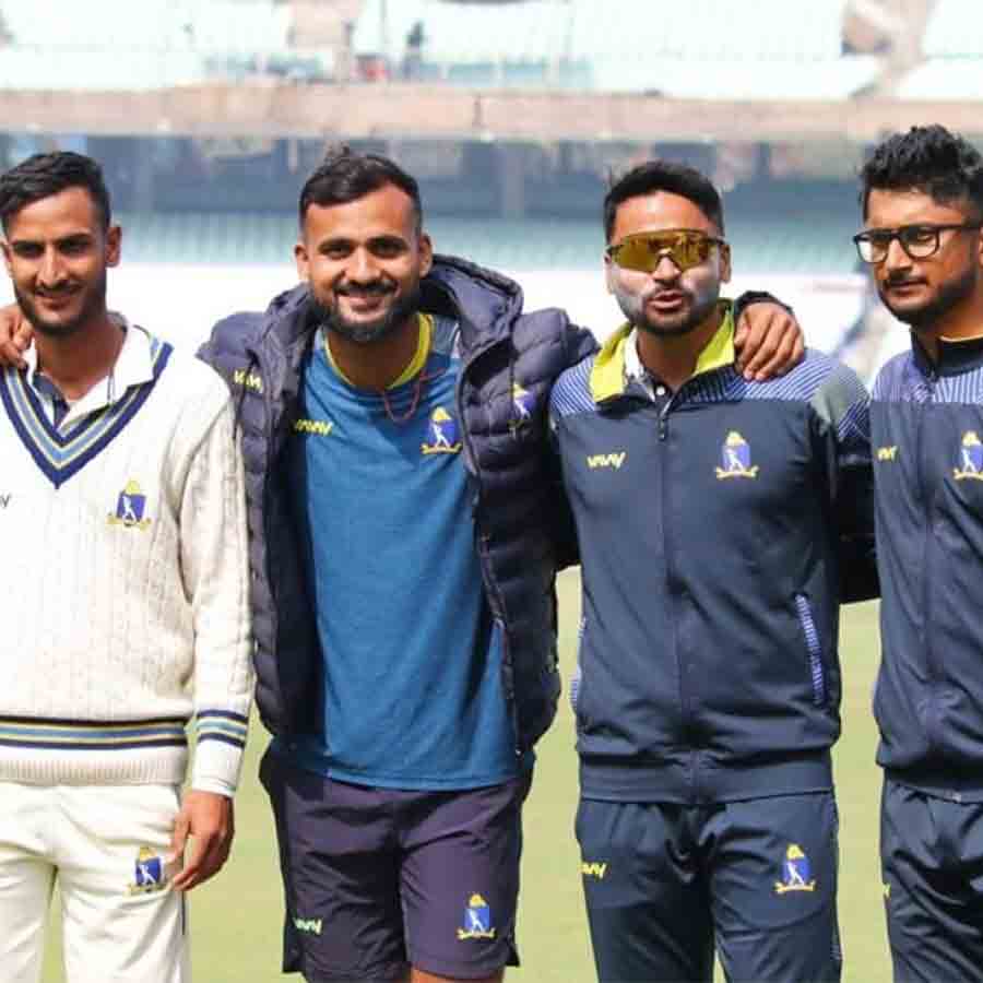 জুটি: পাঁচটি করে উইকেট আকাশ ও শাহবাজ়ের। 