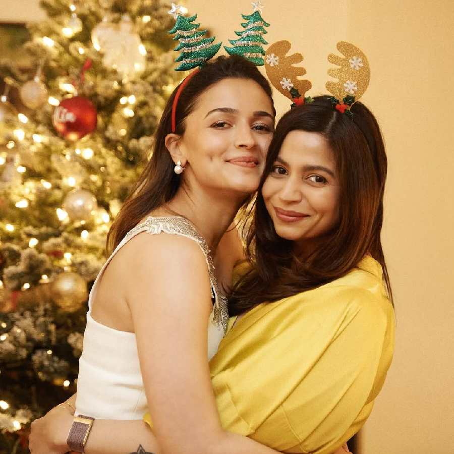 Shaheen Bhatt with her sister Alia Bhatt