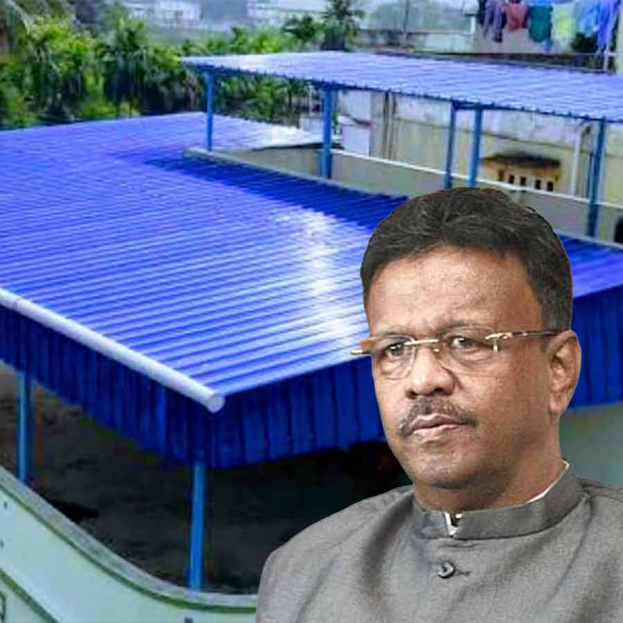 In Kolkata, permission from the KMC will be required to install iron shades on the roofs of houses, Mayor Firhad Hakim announced