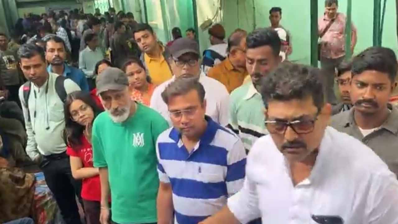 The day after the CM Mamata Banerjee\\\'s meeting in Bhawanipore, tension erupted during the SIR hearing, with anger expressed over the refusal to provide a receipt copy