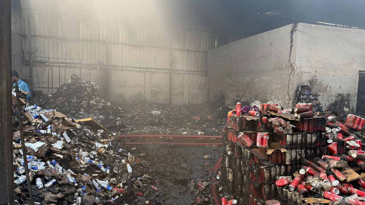 আনন্দপুরের ভস্মীভূত সেই গুদামের ছবি।