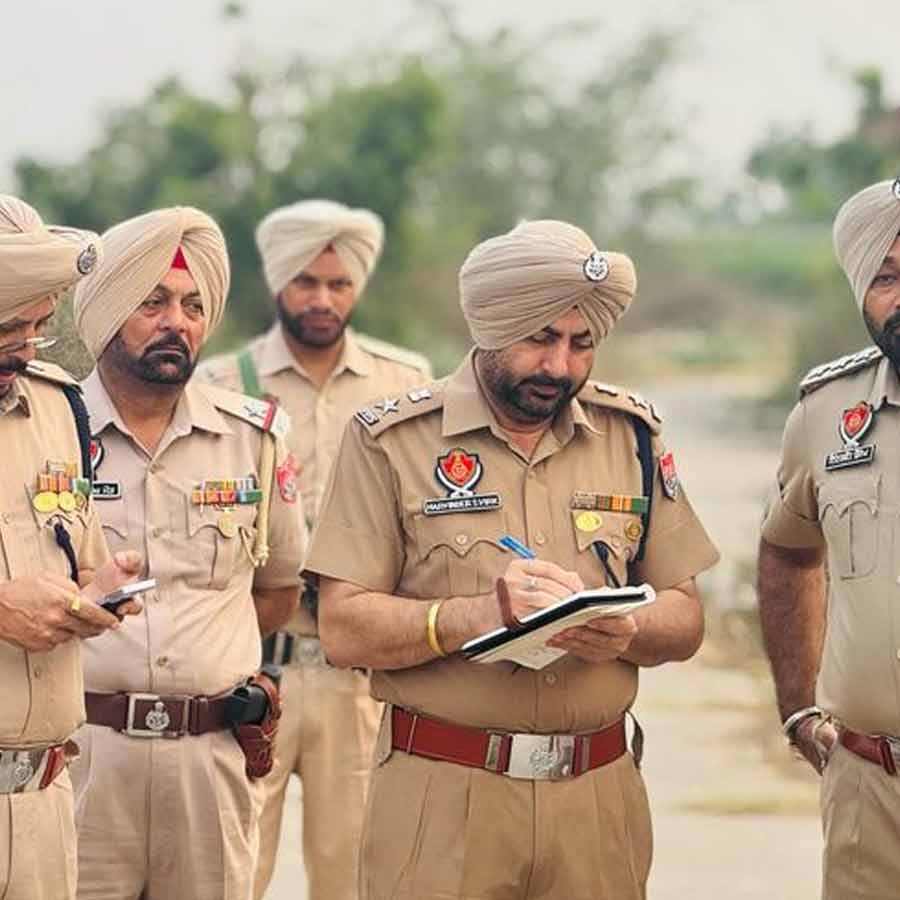 পঞ্জাবের জলন্ধরের বিভিন্ন জায়গায় বোমা লুকিয়ে রাখার হুমকি ইমেল যায় শনিবার। রবিবার সেখানে যাওয়ার কথা প্রধানমন্ত্রী নরেন্দ্র মোদীর।