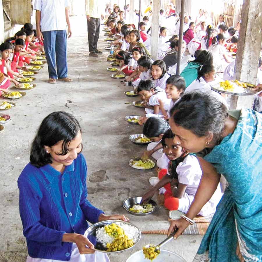 Replacing non-vegetarian mid-day meals with vegetarian options sparked debate in West Bengal
