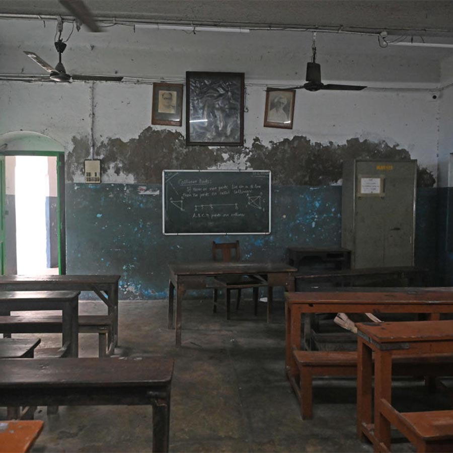 Condition of Bhawanipur's Mitra Institution is expected to improve with the new leadership and Government in West Bengal