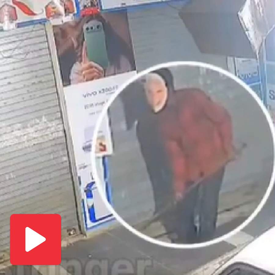 Video shows a man wearing ‘Modi mask’ tries to rob mobile shop in Rajasthan, Police is investigating