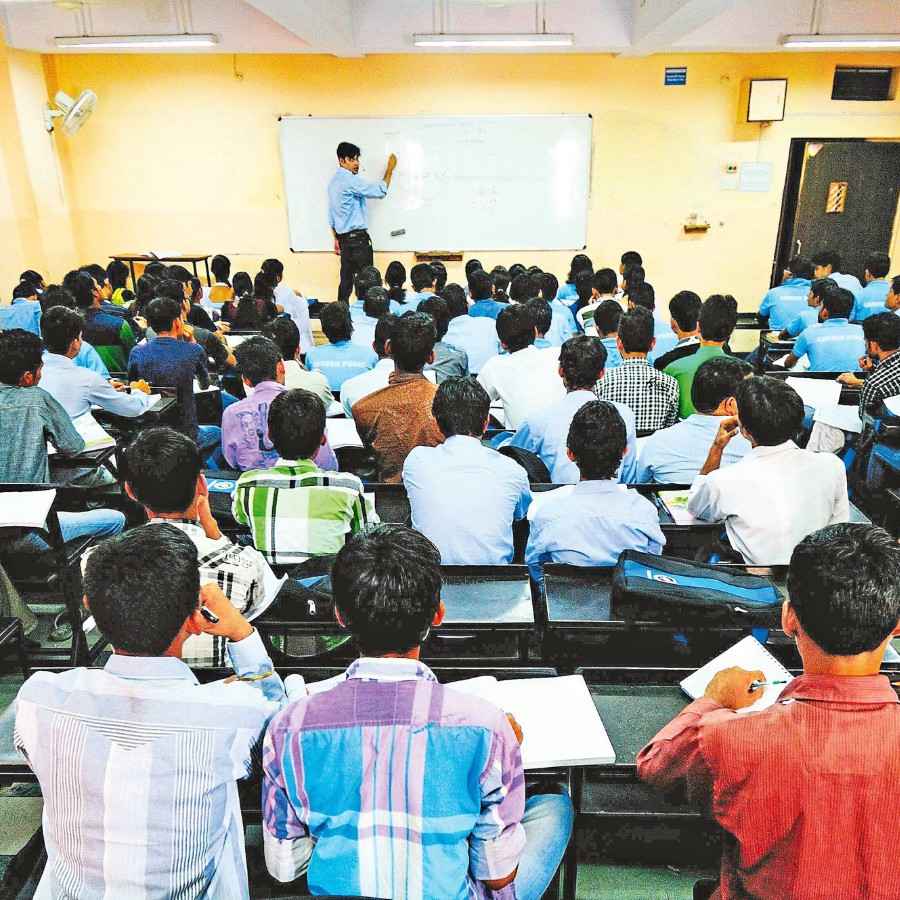 Centre Weighs National Law to Regulate Coaching Institutes, Plans to Reform Competitive Entrance Exams to Reduce Dependence on Private Coaching Dgtl