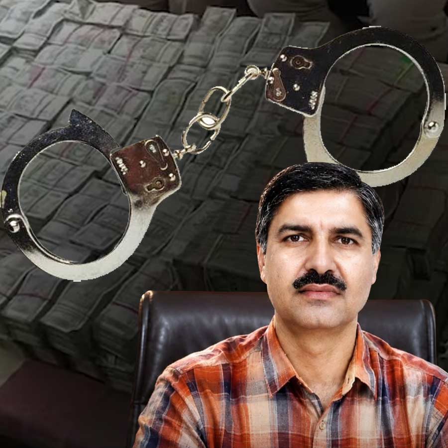 IAS officer Pardeep Kumar Held Over rs 169-Crore Scam on Retirement Day