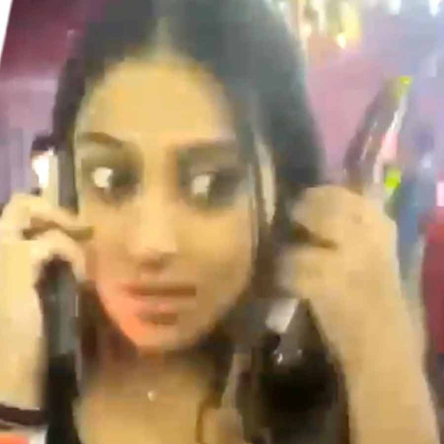 First he cheated on me, Siya Goyal shouting in phone in a night club, who was that person dgtl