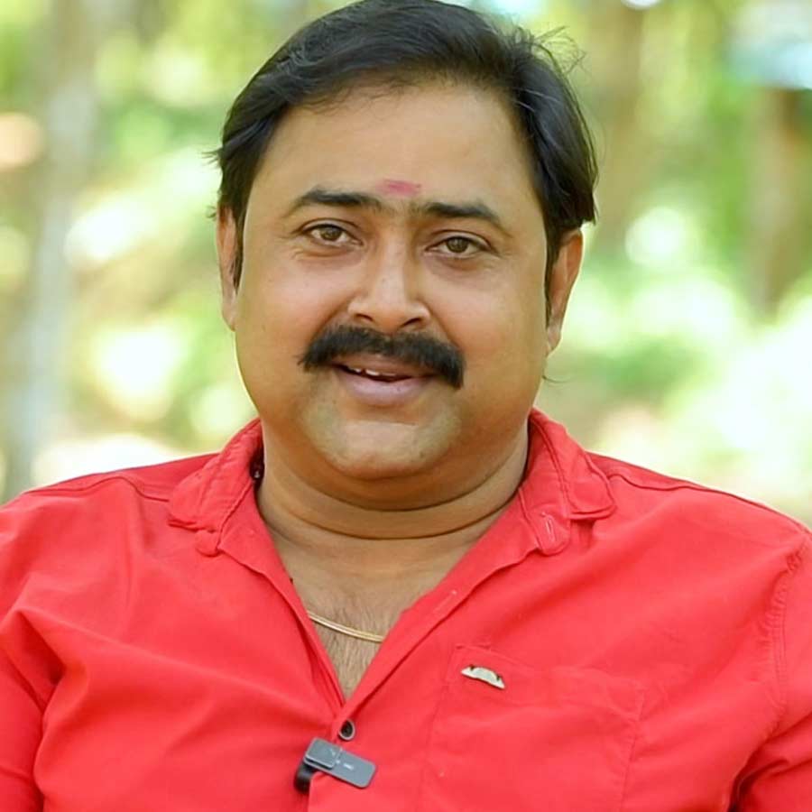 কিশোর পীতাম্বরন: মস্তিষ্কে সিস্ট জমছে মালয়ালি অভিনেতা কিশোর পীতাম্বরনের। চিকিৎসকেরা বলেছে, সিস্ট যদি আরও বড় হয়, তা হলে দৃষ্টিশক্তি হারাতে পারেন কিশোর।