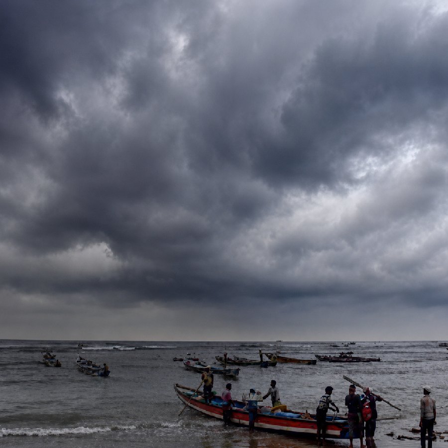 Low pressure area formed over Bay of Bengal bringing more rain in South Bengal dgtl