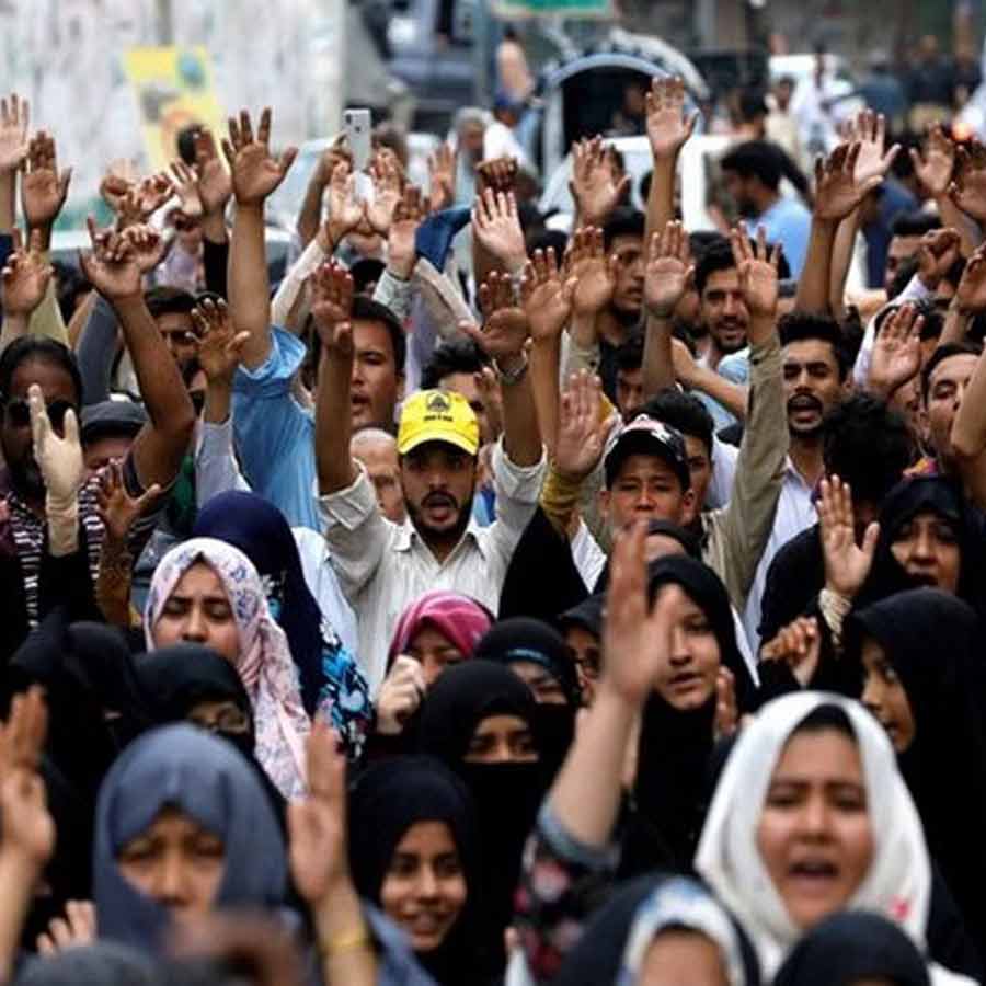 POK Leaders Allege Pakistan Army Supplied Guns and Ammunition to Kashmiris