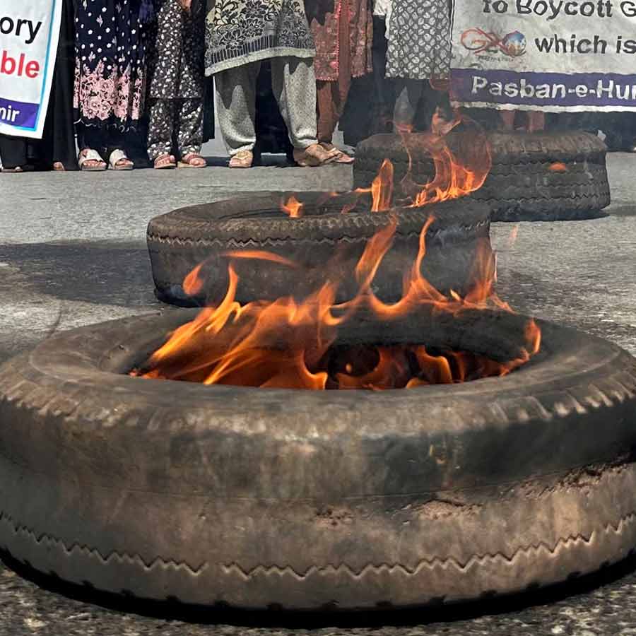 POK Leaders Allege Pakistan Army Supplied Guns and Ammunition to Kashmiris