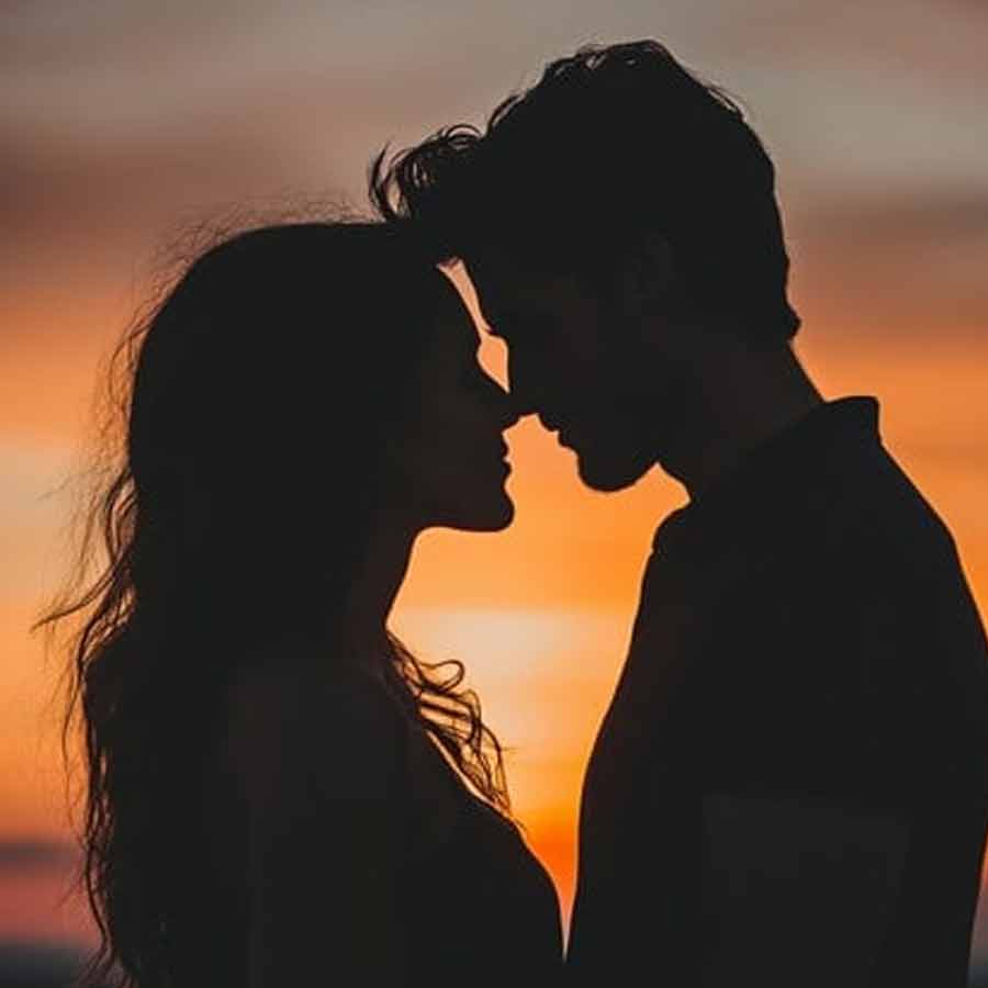কেন বার বার এমন পুরুষের প্রেমে পড়েন মহিলারা?