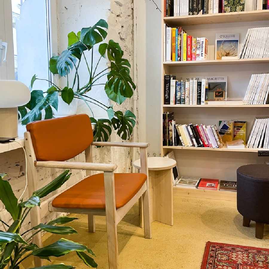 Five Best Ways to Make a Cosy Reading Book at Home
