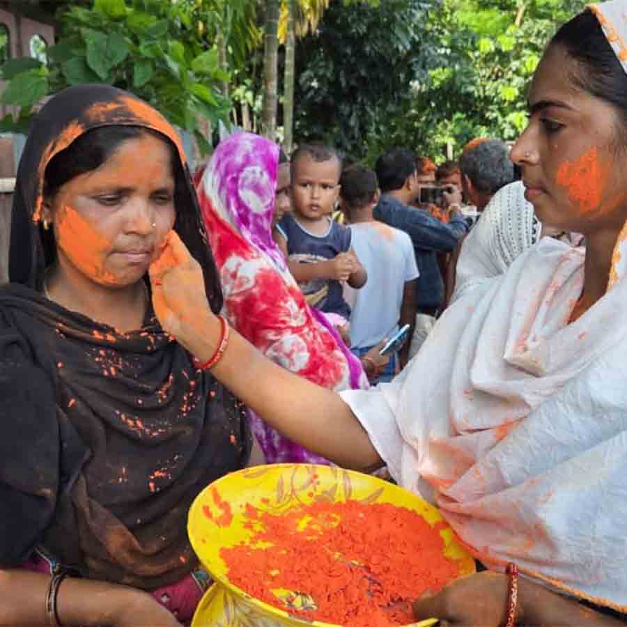 Mixed reaction of people regarding receiving Annapurna Bhander money