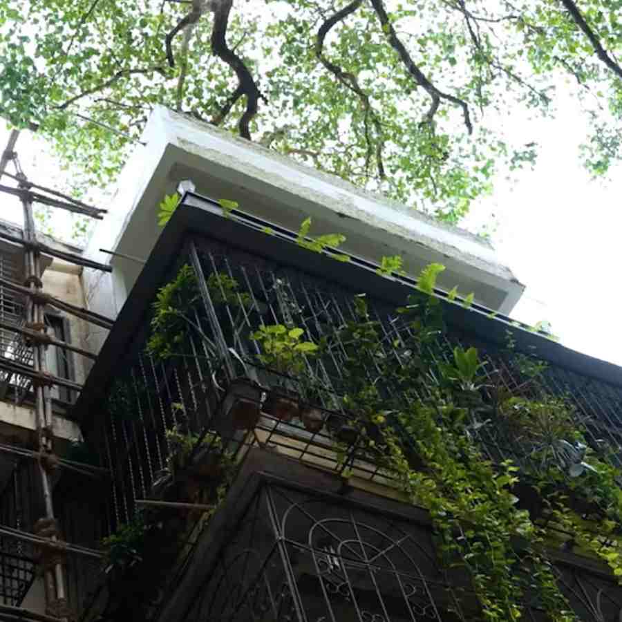 বারান্দায় বসে কেটে যায় সময়, আমির বলেন তাঁর এই বাড়িতে বসে মনে হয় খান্ডালার হিল স্টেশনে রয়েছেন।
