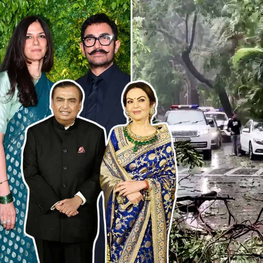 Ambani Family Convoy Halted On Bandra Road After Tree Branches Fall Amid Heavy Mumbai Rains While Heading To Aamir Khan Wedding dgtl