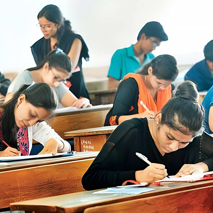 Chief Minister of west Bengal Applauded for Increasing Undergraduate Seats dgtl