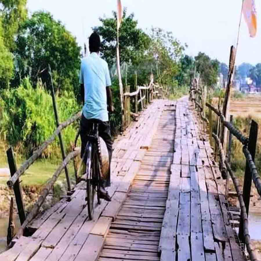 Allegations of collecting ‘toll’ from health workers and patients for crossing the bridge