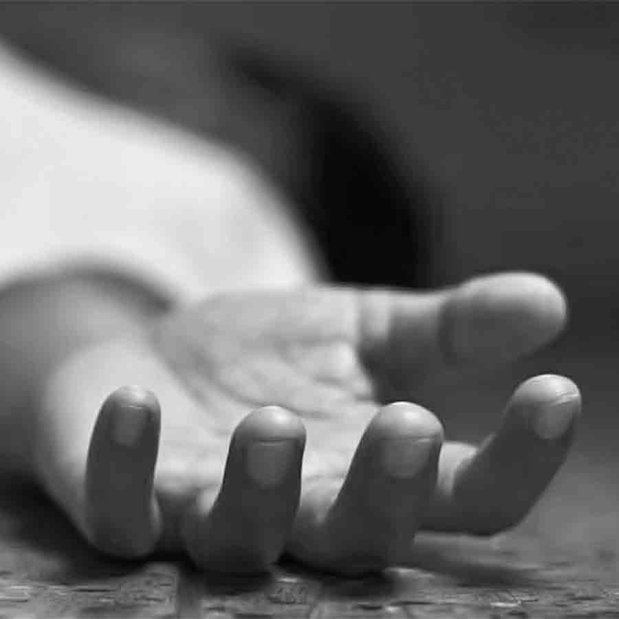 Agitation at Arambagh medical College  regarding a death of a girl by snake bite