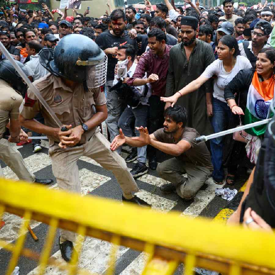 Lathi Charge, Tear Gas fire to Police Crackdown, What is Happening during cockroach janata party\\\\\\\\\\\\\\\\\\\\\\\\\\\\\\\\\\\\\\\\\\\\\\\\\\\\\\\\\\\\\\\\\\\\\\\\\\\\\\\\\\\\\\\\\\\\\\\\\\\\\\\\\\\\\\\\\\\\\\\\\\\\\\\'s Jantar Mantar rally