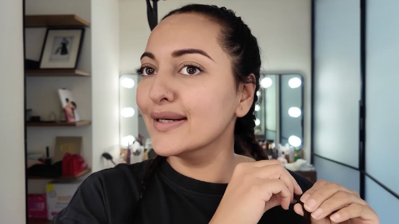 সোনাক্ষী সিংহের কেশচর্চা।