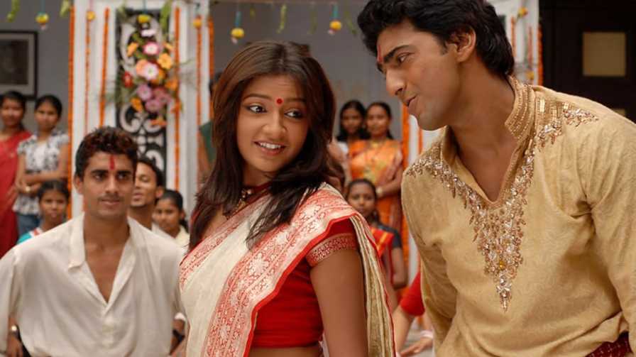  ‘চ্যালেঞ্জ’ মুক্তি পেয়েছিল ২০০৯ সালে। সেই একই বছরে মুক্তি পায় ‘দেশু’ জুটির ছবি ‘পরান যায় জ্বলিয়া রে’। এই ছবিটি টলিউডে জায়গা আরও পাকা করে দেয় দেব-শুভশ্রী জুটির।