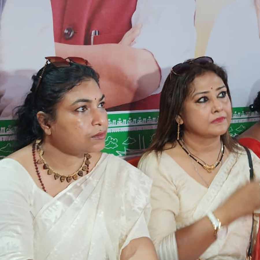 মঙ্গলবার সল্টলেকে জনতার দরবারে বিক্ষুব্ধ সঙ্গীতশিল্পীরা।