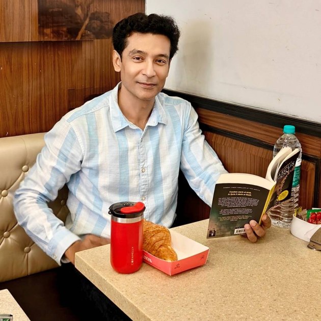 টোটা রায়চৌধুরী এ বার ঔপন্যাসিক!