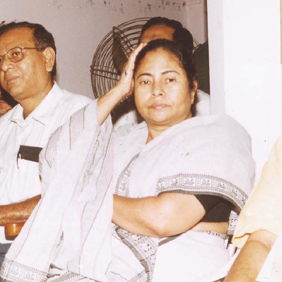 From Mamata Banerjee's Success Story to Electoral Defeat and Split of Trinamool Congress Party