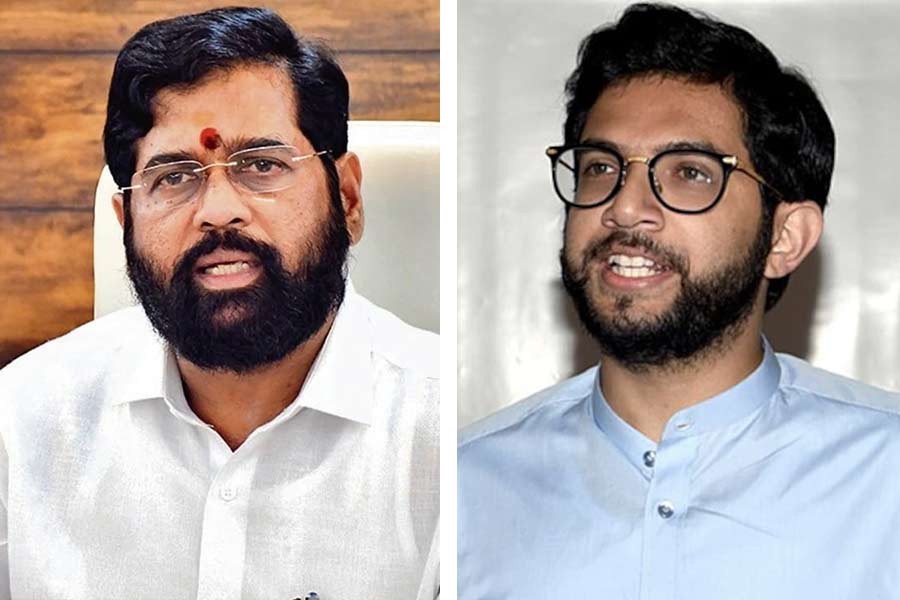 Can Mamata Banerjee Lose TMC’s Party Symbol, Why the Shiv Sena and NCP Examples Matter