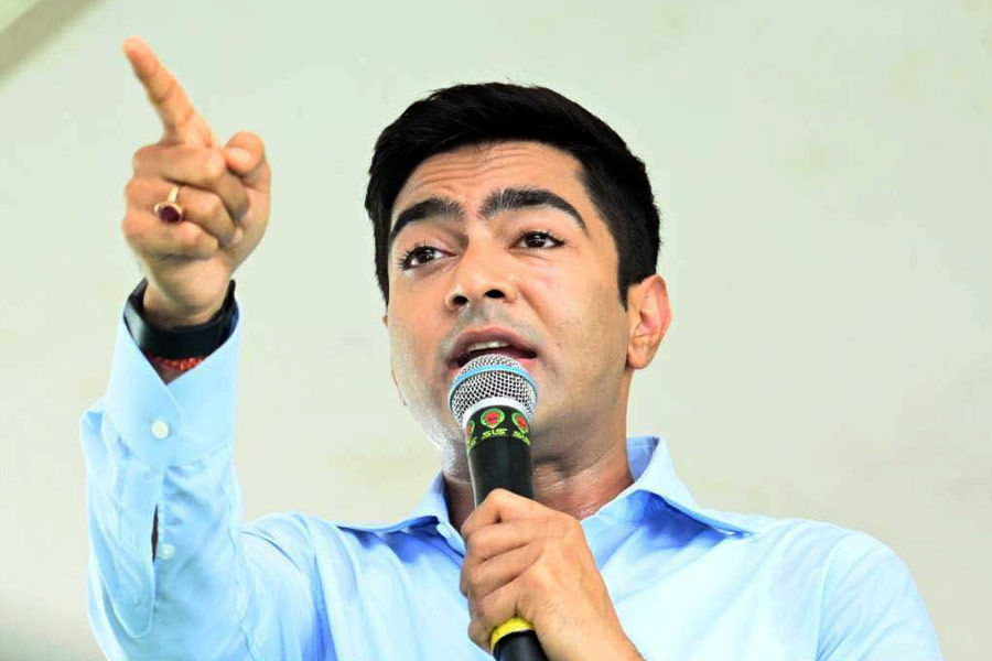 Can Mamata Banerjee Lose TMC’s Party Symbol, Why the Shiv Sena and NCP Examples Matter