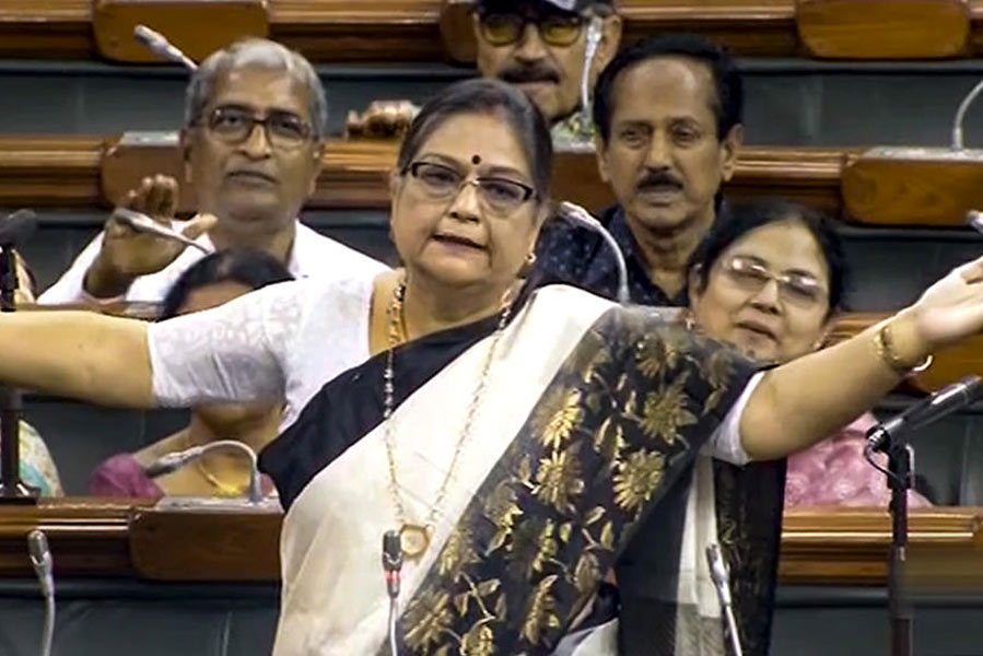 Can Mamata Banerjee Lose TMC’s Party Symbol, Why the Shiv Sena and NCP Examples Matter
