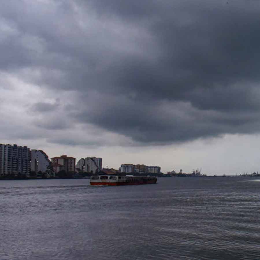 বৃহস্পতিবার আনুষ্ঠানিক ভাবে কেরলে বর্ষা প্রবেশ করেছে।