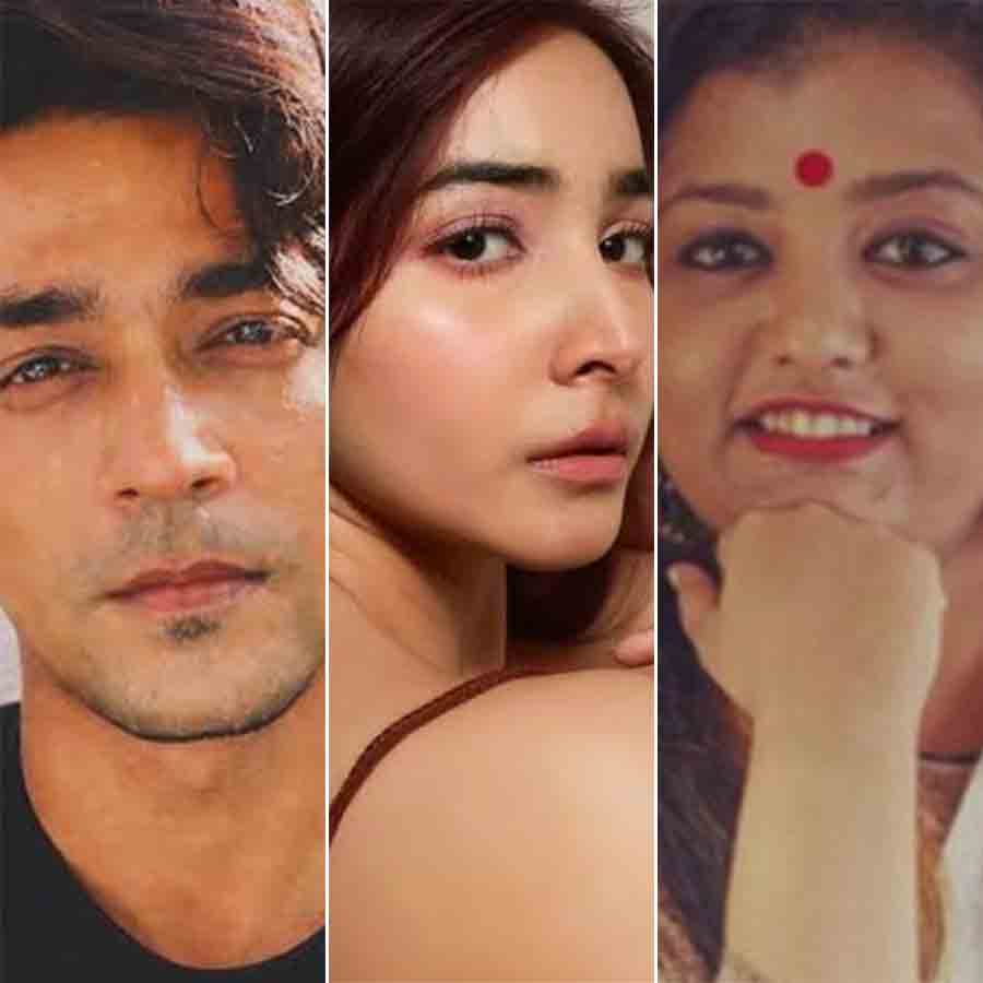 (বাঁ দিক থেকে) অর্পণ ঘোষাল, সৃজলা গুহ, অনন্যা সেন।