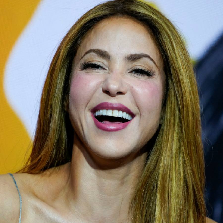 Shakira VS Spain