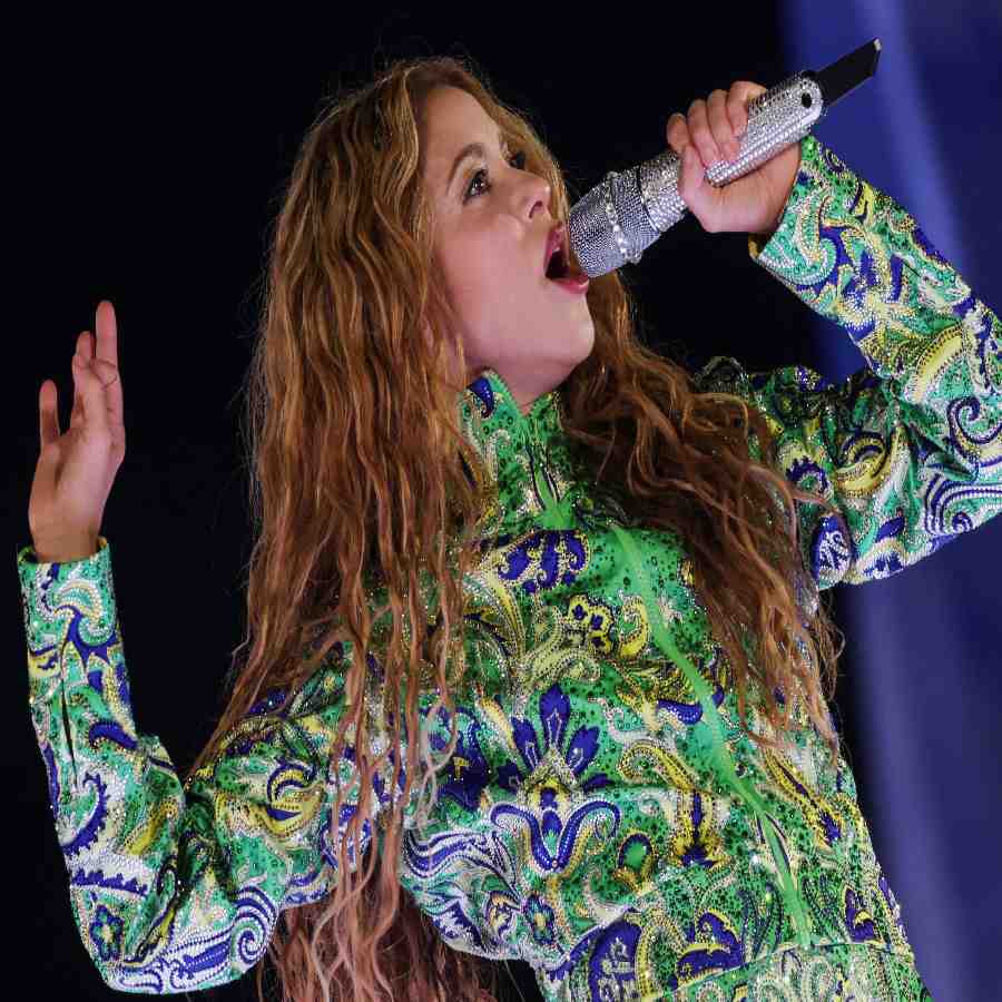Shakira VS Spain