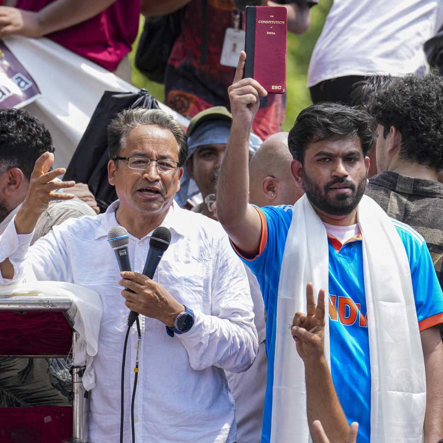 Sonam Wangchuk backs Cockroach party protest at Delhi\\\\\\\'s Jantar Mantar