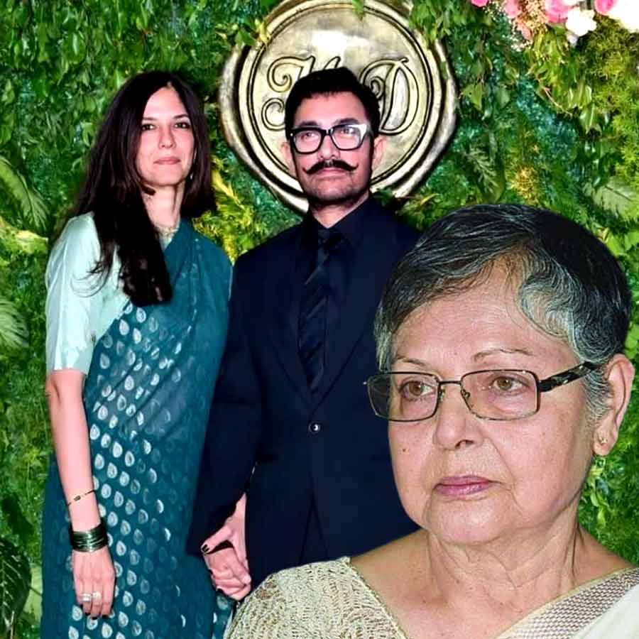 আমিরের পাশে রাখি!