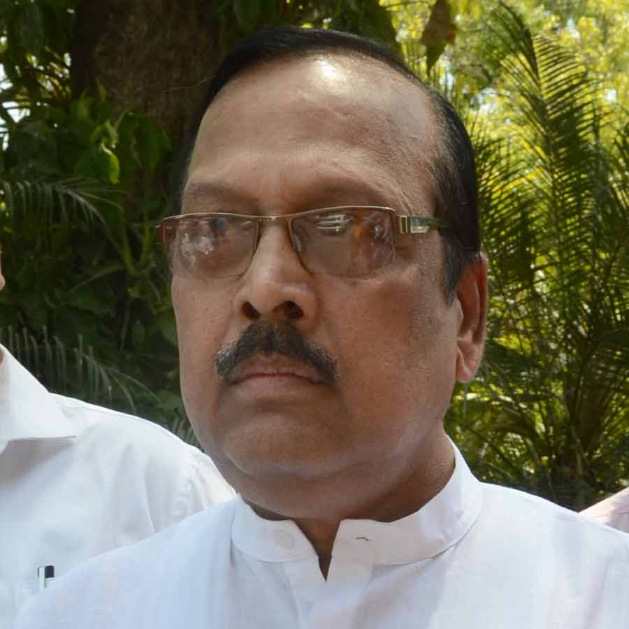 তৃণমূলের রাজ্যসভার সাংসদ পদ এবং দলের সদস্যপদ থেকে ইস্তফা দিয়েছেন সুখেন্দুশেখর রায়।